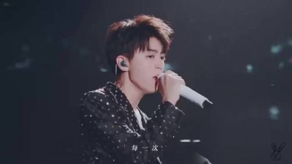 王俊凯演唱会居然才容纳千人级别观众！这远远不够呀！抢票压力山大