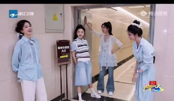 四小花齐聚，眼睛不知道该看谁？