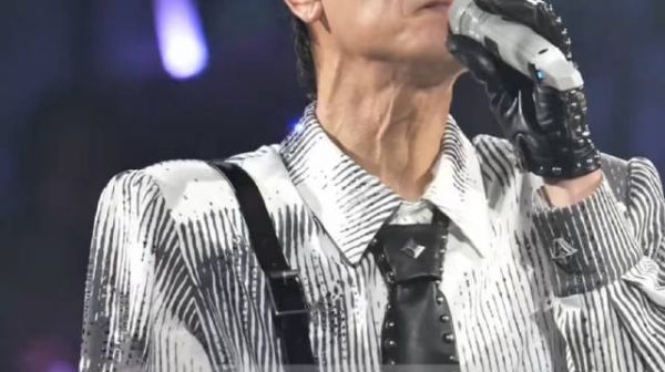 陈小春一开口，电影感拉满！ 《借过一下》陈小春
