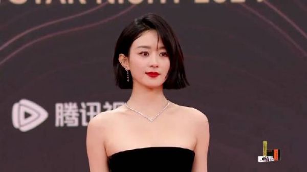 粉丝贾耗红毯紧张喊赵丽颖名字