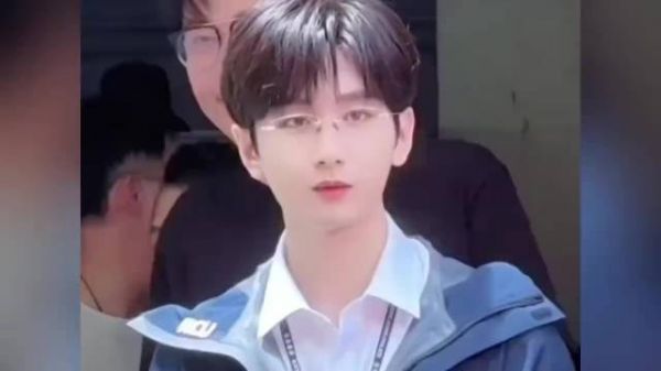 《狩谎》片场路透曝光,成毅梁汉文持枪对峙港味十足