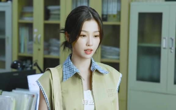 名校高材生本想做一条咸鱼，被家长刁难后，老师带领学生们逆风翻盘✘