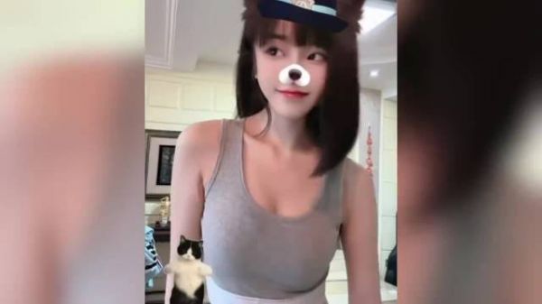 网红司晓迪时隔半年再曝18张物料，范丞丞拉黑其账号