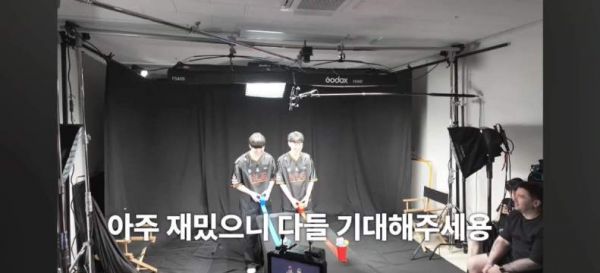 志宣欧尼vlog拍到的zeka和zeus玩游戏小花絮 好可爱的两个人，期待小游戏正片