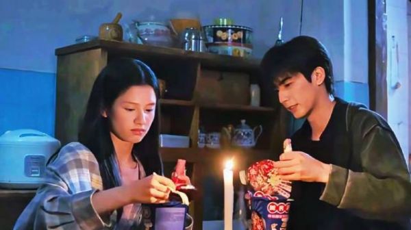 宋威龙张婧仪新剧烛光泡面片段引共鸣