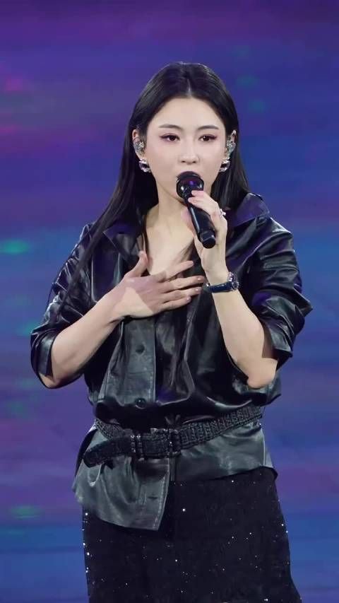 张柏芝近期商演状态，她对自己美丽的脸蛋做了什么