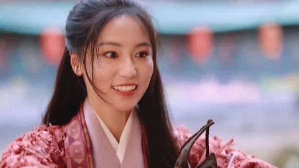 上官雅秦真真杨婉入宫陷权斗，李蓉遭至亲毒害