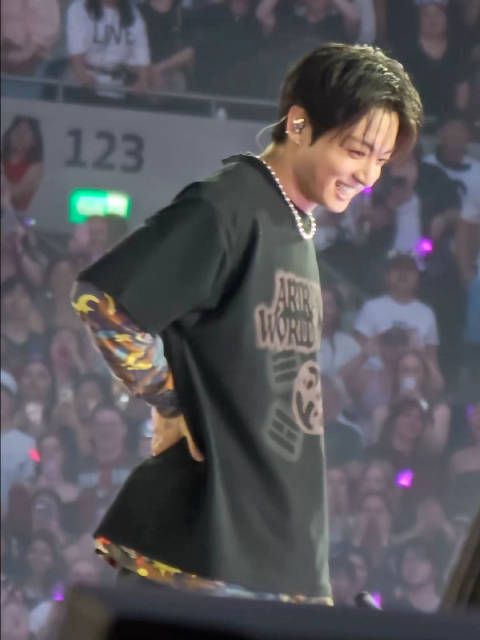 泼水复仇后被塞了冰块 /yh_jk0901 260706 BTS世巡 伦敦演唱会Day1 ‪‬