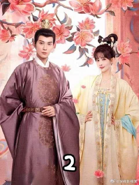 女孩无意中发现府中的丫鬟，可能是个隐藏多年的杀手
