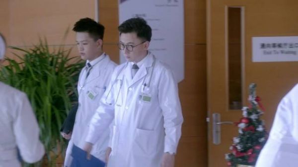 北京卫视《扁豆爱焖面》今晚开播,同事互呛暗藏约会
