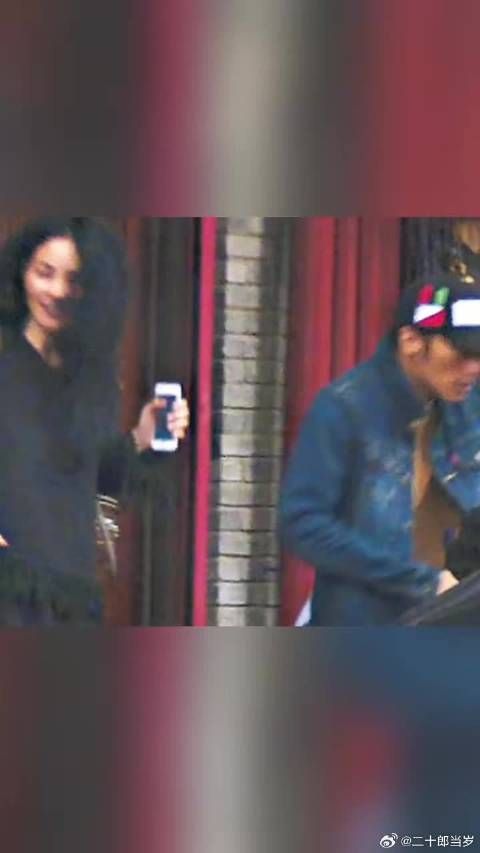 谢霆锋那英节目中被问熟悉度，提及共同老友
