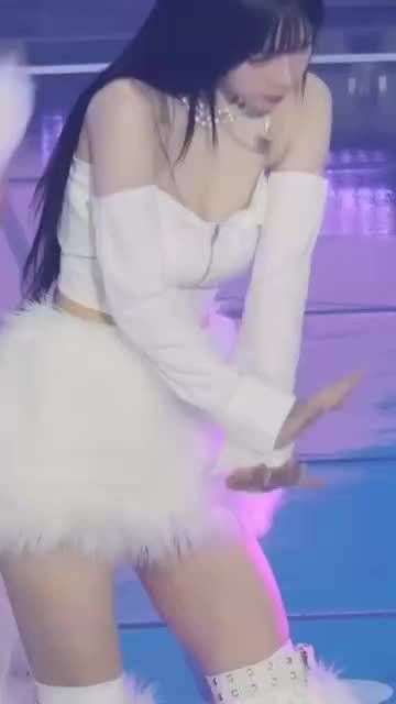 柳智敏舞台直拍慢动作版，太妖娆了吧，财阀好爽！