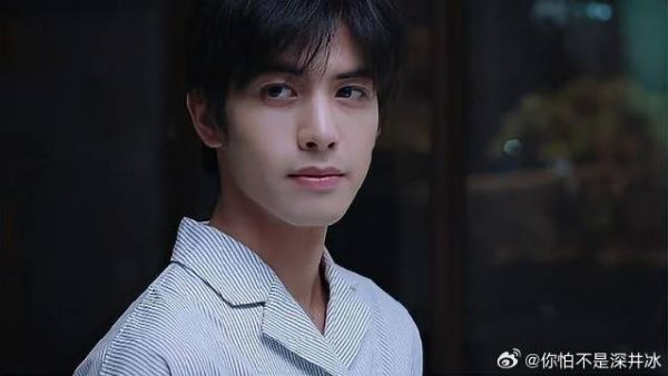 谭松韵 | 宋威龙 | 张新成 凌爸坚信凌霄没病，只是睡不着，两人对话太暖