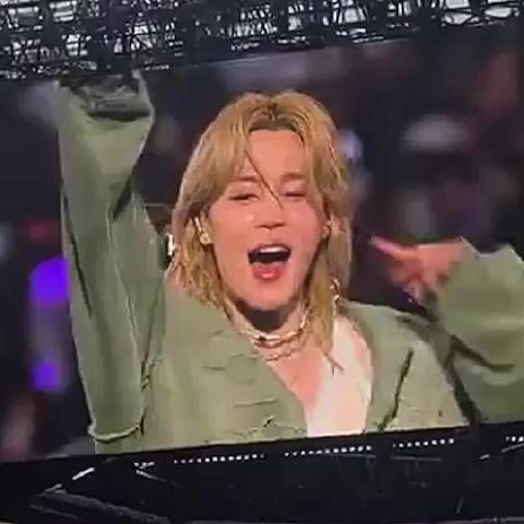 大家请看…… 今天又是完全小精灵 /cr.GLISTEN