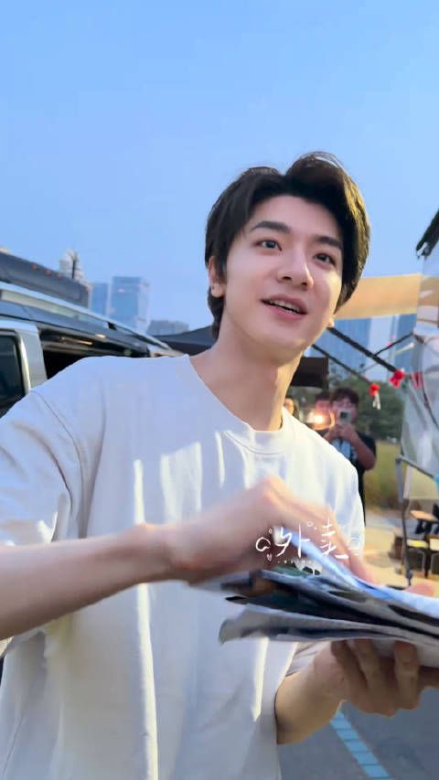 此后人生 掌声经久不息 杀青快乐！