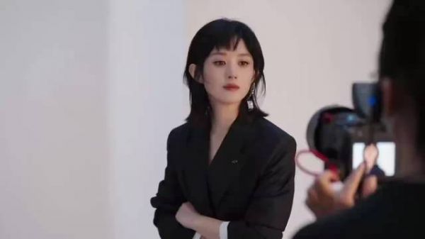 赵丽颖闺蜜暂代经纪人职务