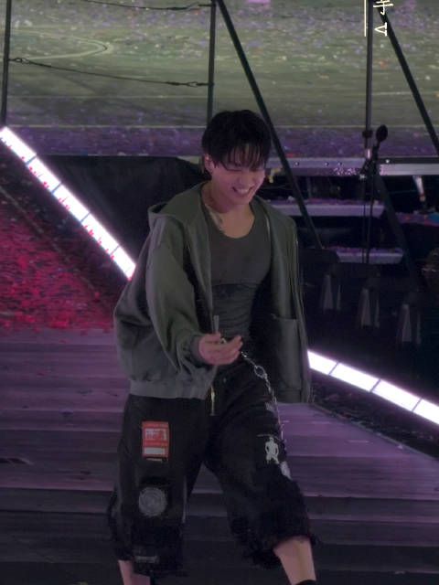 BTS田柾国伦敦巡演造型引热议