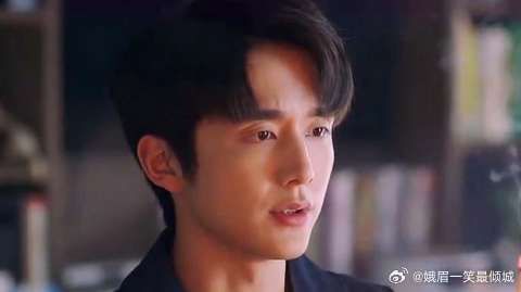 子秋甜品店倒闭,却有人暗中相助,是子秋最恨的人