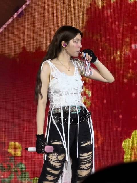 一首歌下来给狗子累够呛