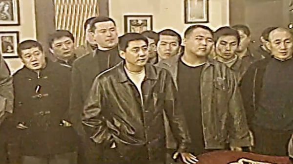 东北黑道教科书级别，不想演的，后面小弟绝对狠人！