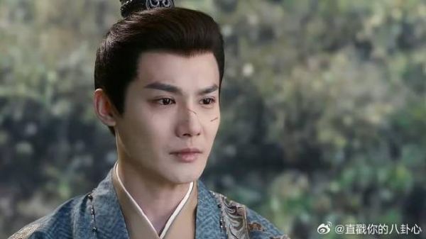 杨静澜与季英英相互拿出信物表明心意