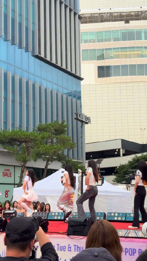 冰阔乐小韩行日更挑战Day3，弘大徒步九小时遇函数歌曲即兴起舞