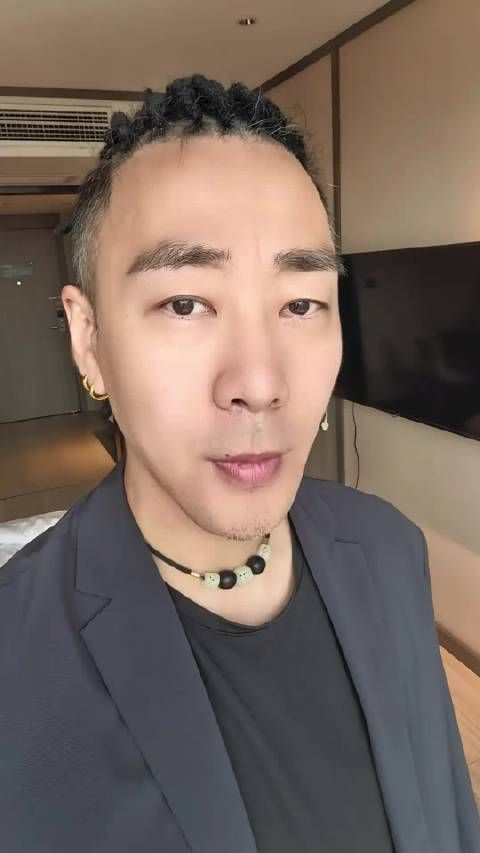 歌手陈旭辟谣同名偷税案