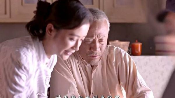 双标村长，村里修路自家祖坟不能动，别人家的随便扒