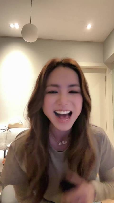 庆祝出道日，感受粉丝跨越距离的爱