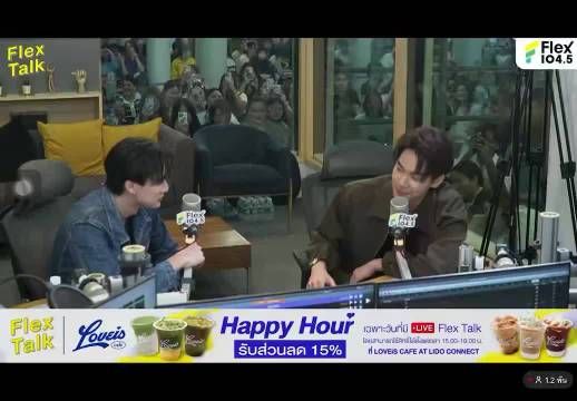 让丢踢对视夸对方感觉两个人要憋出内伤了
