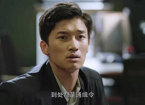凶手藏身父亲墓地，老刑警识破灯下黑战术