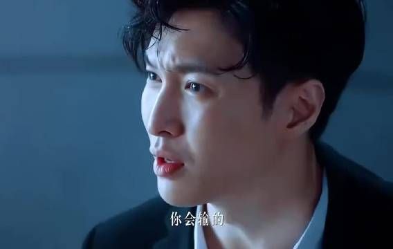 张艺兴《功夫女足》突破演技天花板，无厘头刮腿毛舞引热议