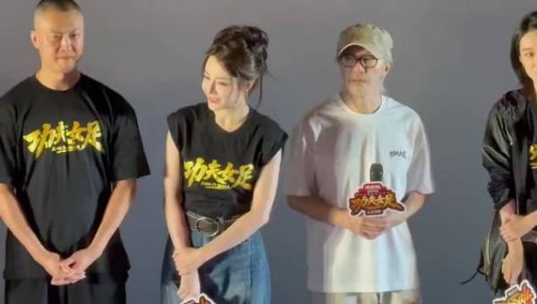 迪丽热巴否认增重8公斤，现场辟谣了，所以大家不要乱传了
