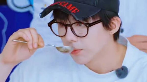 刘宇宁保留进食前闻味习惯，舞蹈老师泥潭坚持表演