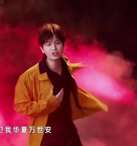 褪去演员的角色滤镜，纯粹以歌手的身份站上舞台，这是属于傅诗淇全新的起点