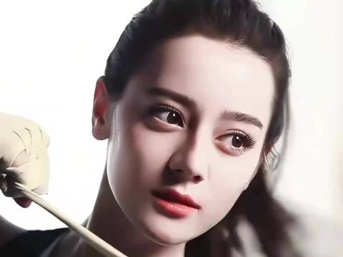 迪丽热巴闭关三月苦练功夫,满身淤青突破自我