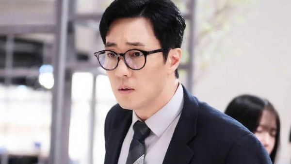 金部长终于找到女儿敏智了，敏智终于要逃出冷库，却被守在冷库门口的金牙发现