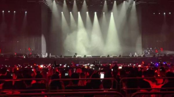 RED舞台创新演绎皮影戏惊艳观众