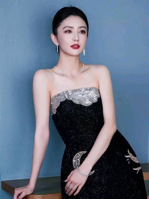 佟丽娅陈思诚9年情断，离婚后专注事业