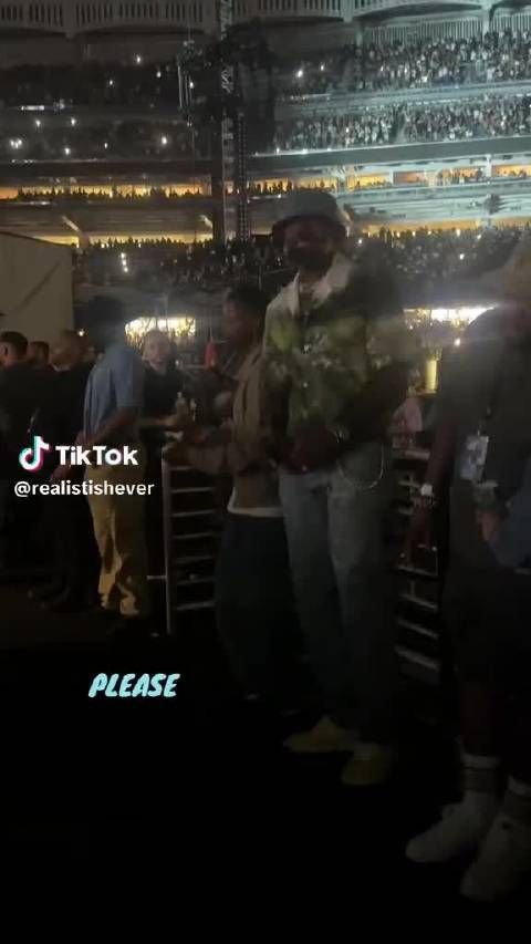 76人球迷在jay-z演唱会上看到老詹，向他喊话：求求了！来费城啊！勒GOAT！