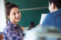 有老公的已婚女人容易爱上的婚外男人，都有这个共同特点
