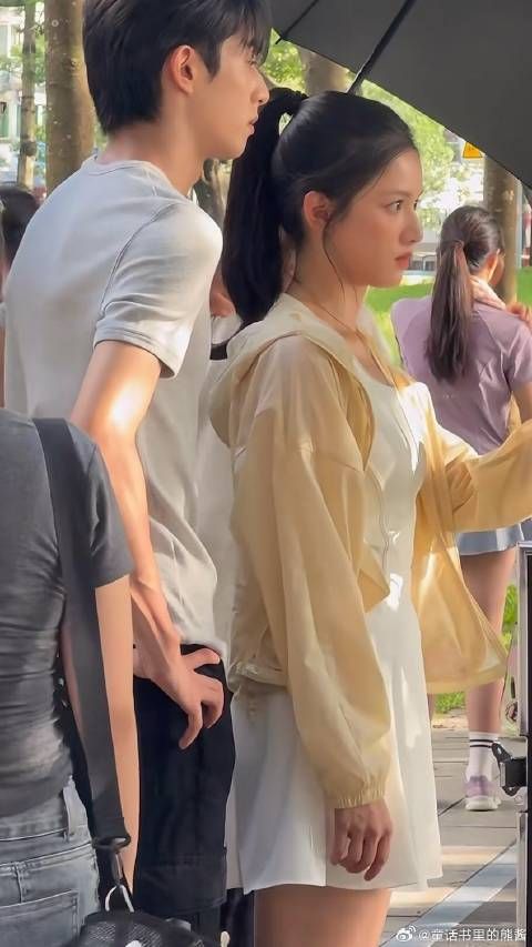 偶遇张婧仪、宋威龙拍戏，真好看啊！