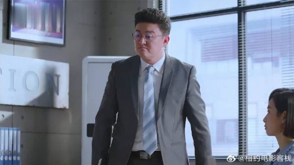 李总给员工开会，重要的事情说三遍，这领导没谁了