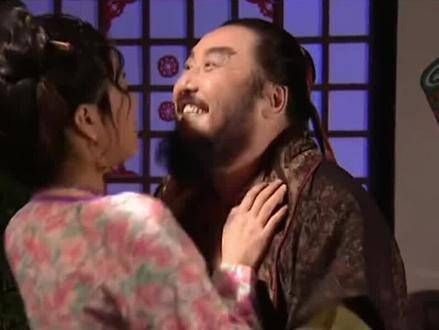 童年翻阅《水浒传》,最令人费解的莫过于扈三娘——满门遭屠,她却未见怒意…