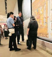 姚明16岁女儿近照曝光，身高竟超父亲肩膀，体重近200斤