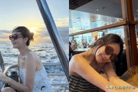 51岁崔智友秀紧致美背！无滤镜零赘肉，6岁女儿遗传优越比例