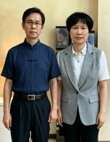 米俐工笔造诣获何家英高度认可，技法水准可与之比肩