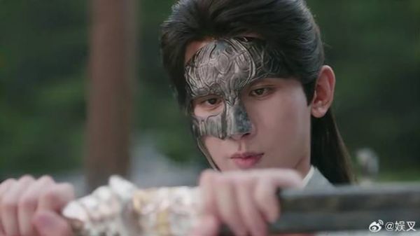 李莲花试神剑，谁料笛飞声一指，竟当众断成三节