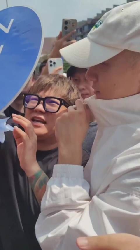 黄子韬成都金牛凯德广场急寻厕所