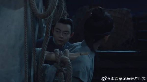 钱弘俶趁船上大乱，悄摸跳水逃生，下秒打脸